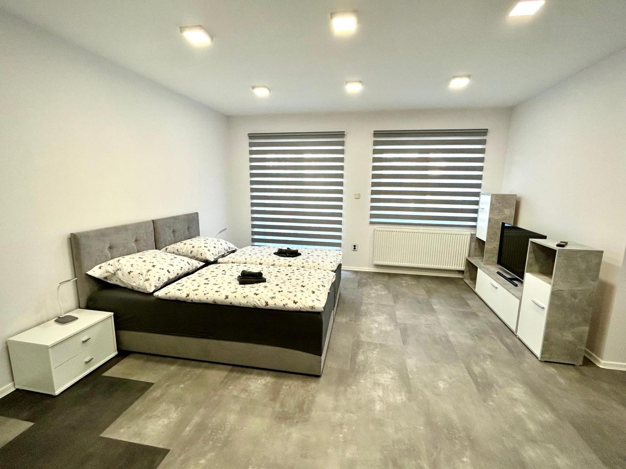 Apartmany Premium Se Soukromym Parkovanim Česká Lípa Exterior foto