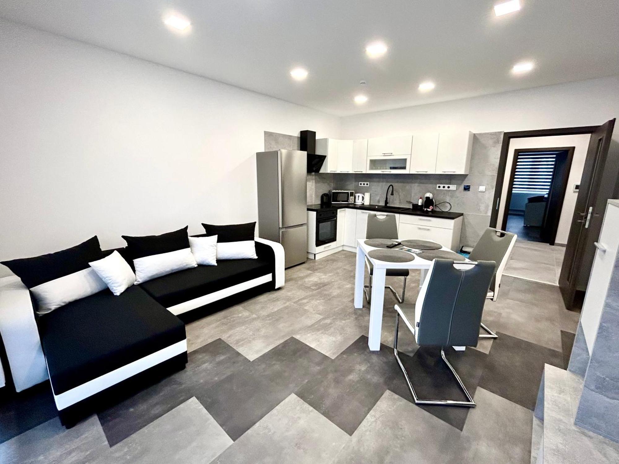 Apartmany Premium Se Soukromym Parkovanim Česká Lípa Exterior foto